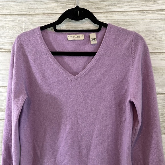 Lord & Taylor lavender purple cashmere sweater - Picture 2 of 6